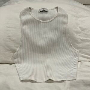 ARITZIA BABATON SIZE SMALL WHITE SCULPT KNIT RIBBED CROPPED TANK